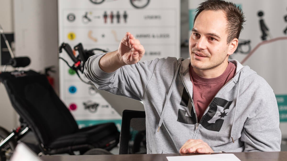 Im Studium zum Automobilingenieur hat es Simon Zaugg den Ärmel reingenommen.